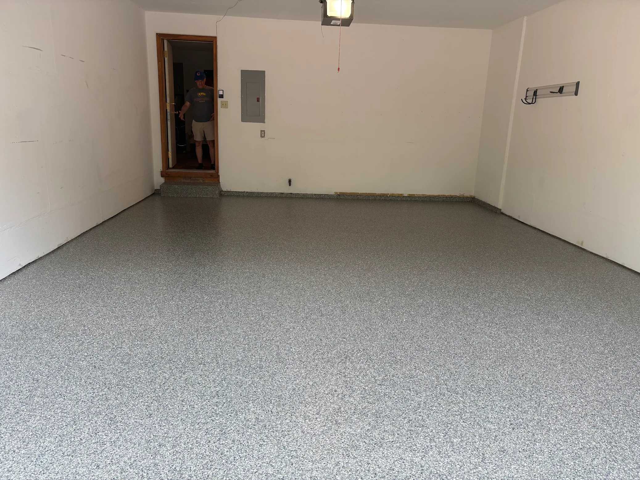 Pam's finished garage floor with thyme flake and polyaspartic top coat